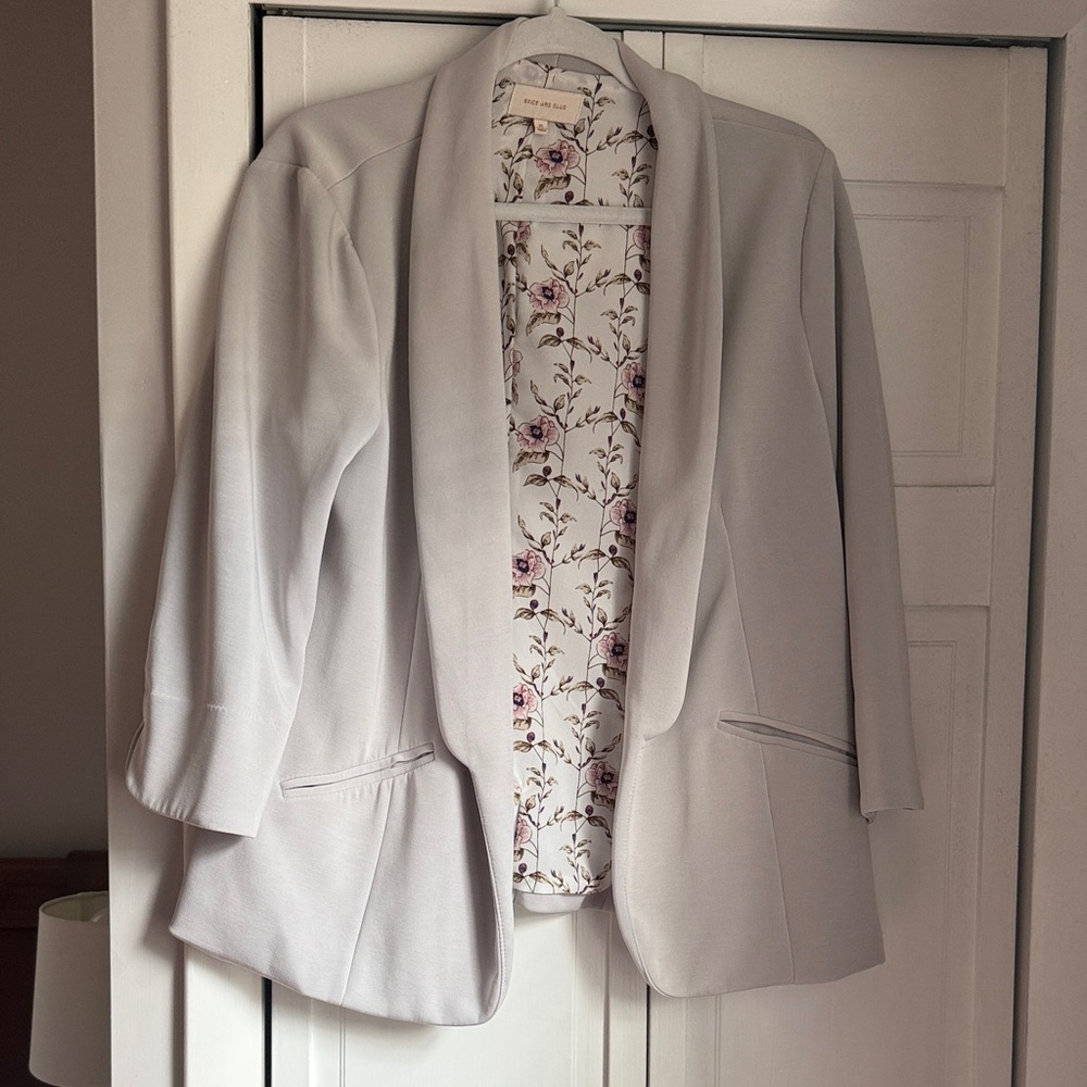 Skies Are Blue Light Gray Blazer